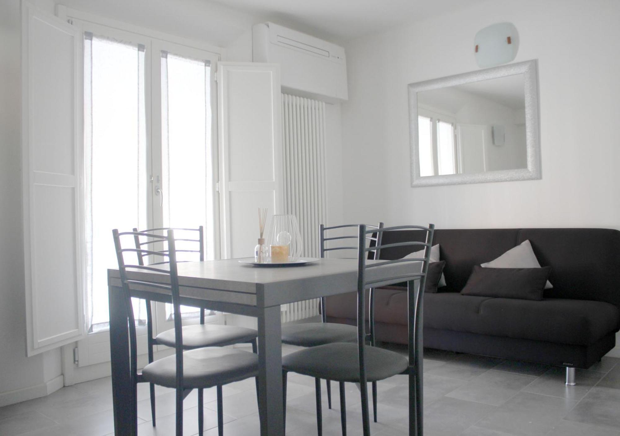 Sky Loft Airport - Modern Apt 1St Floor Apartman Bologna Kültér fotó