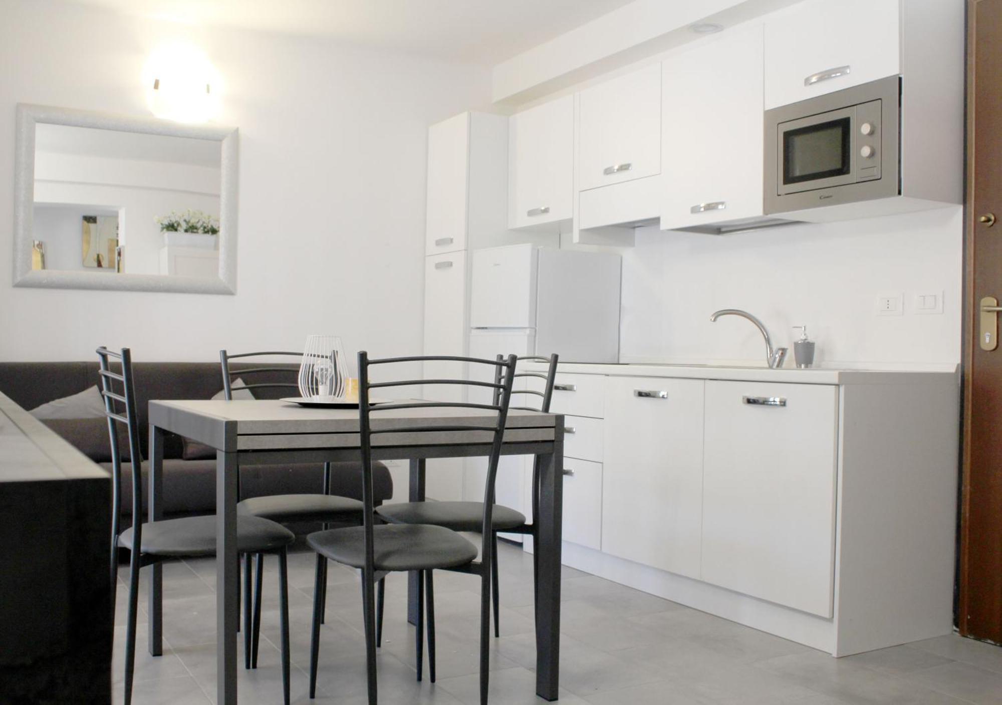 Sky Loft Airport - Modern Apt 1St Floor Apartman Bologna Kültér fotó